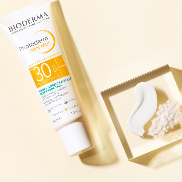 Bioderma PHOTODERM AKN Mat fluide solaire SPF30, 40ml | Parashop.com